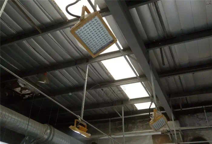 防爆灯安装现场 防爆灯安装现场