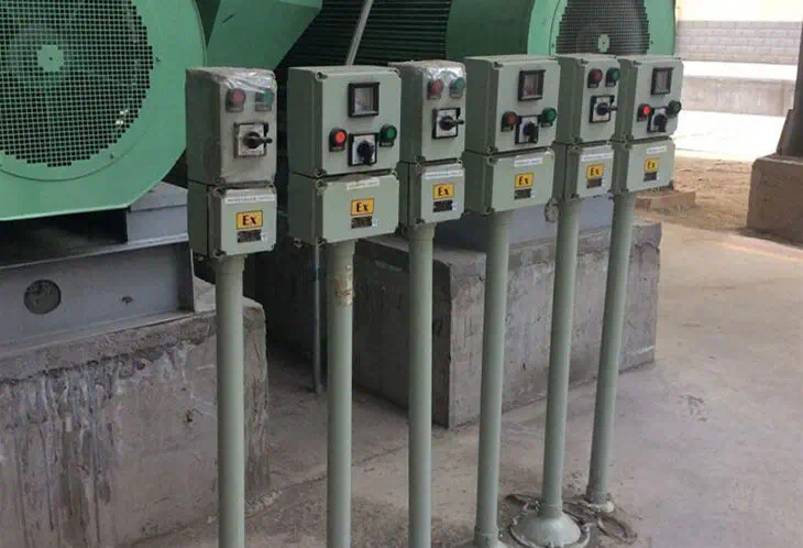 防爆操作柱