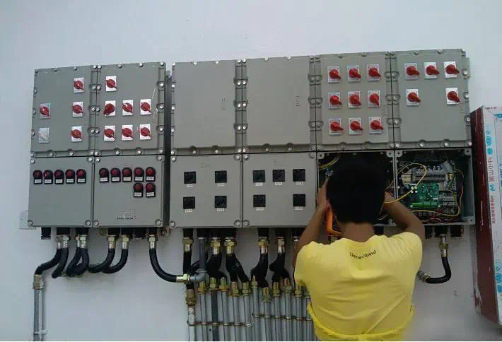 防爆配电箱安装现场