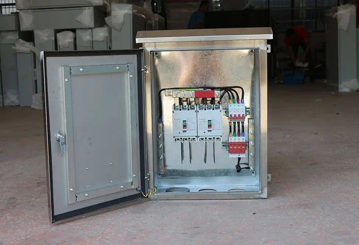 防爆配电箱里的元件