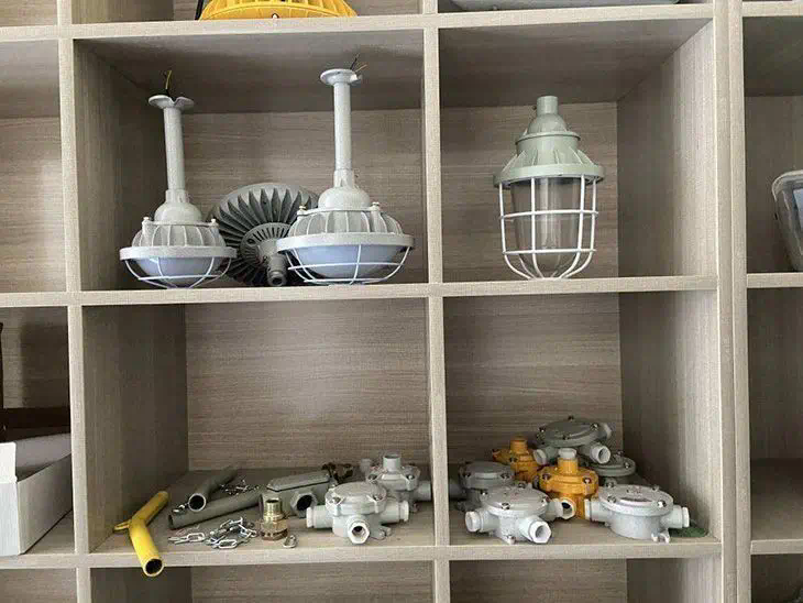 防爆灯